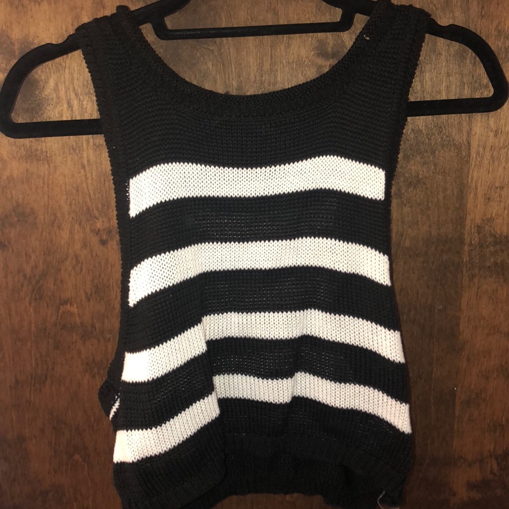 Black and white crop tank top